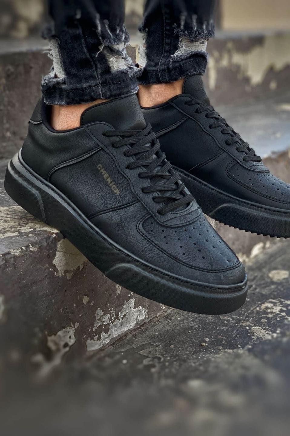 CHEKICH 087 BLACK