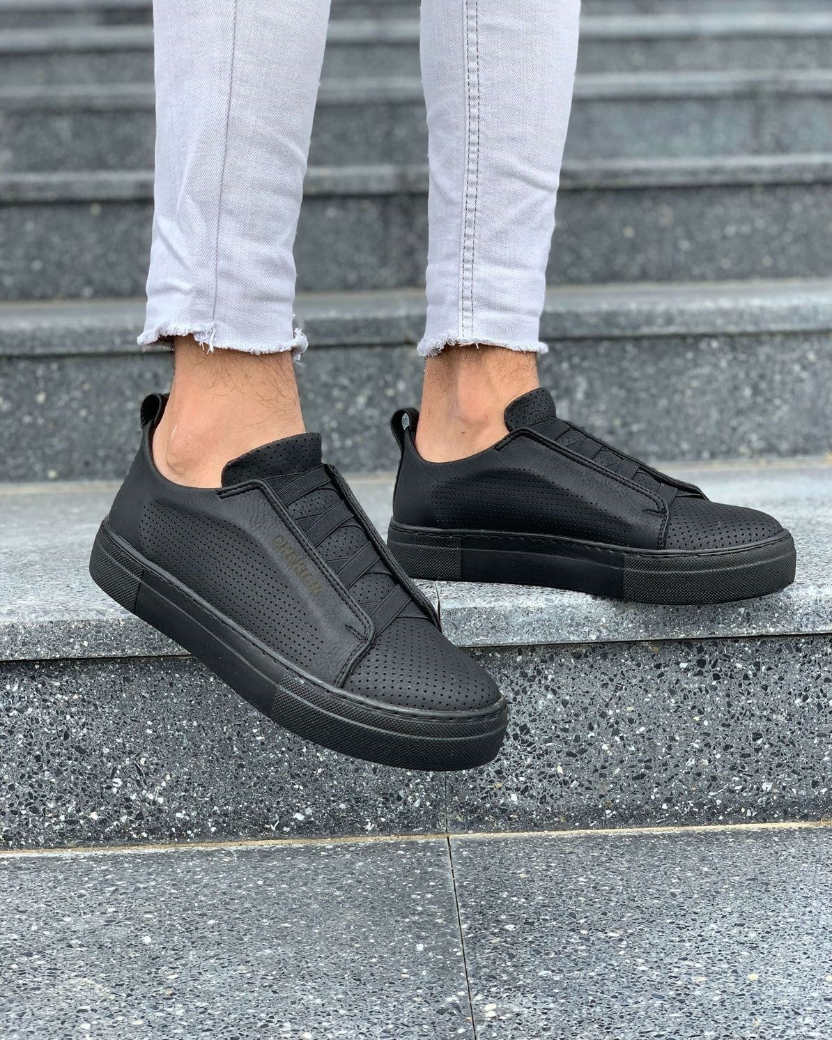 CHEKICH 011 BLACK